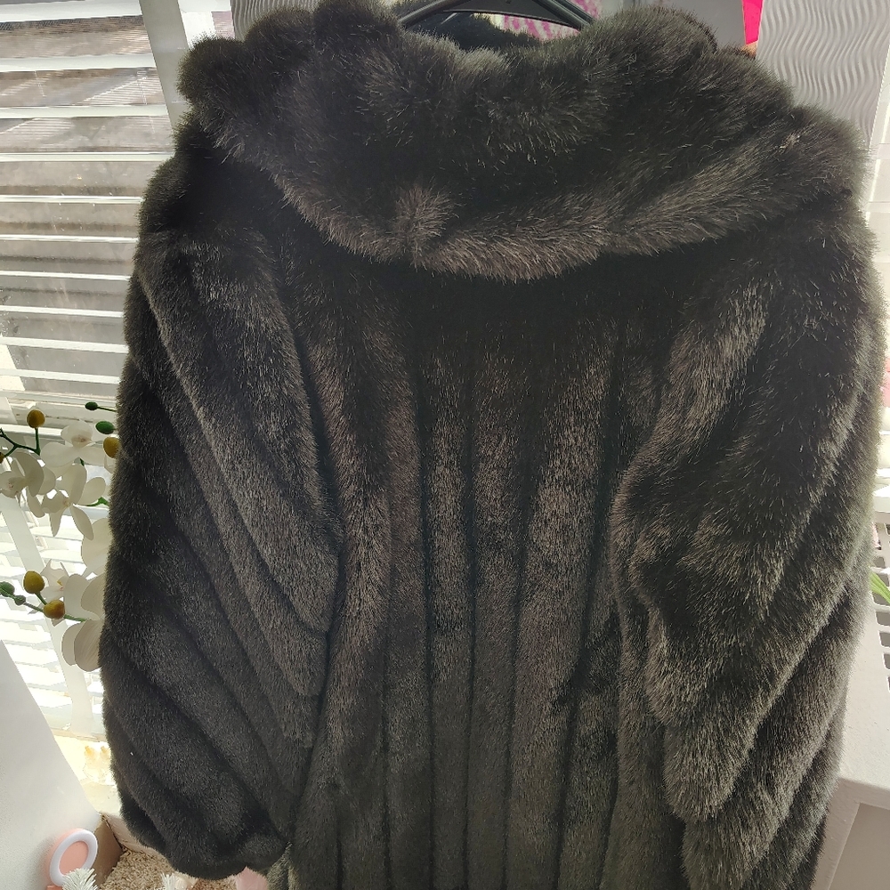 Elegant Charcoal Faux Fur Teddy Waist Length Coat